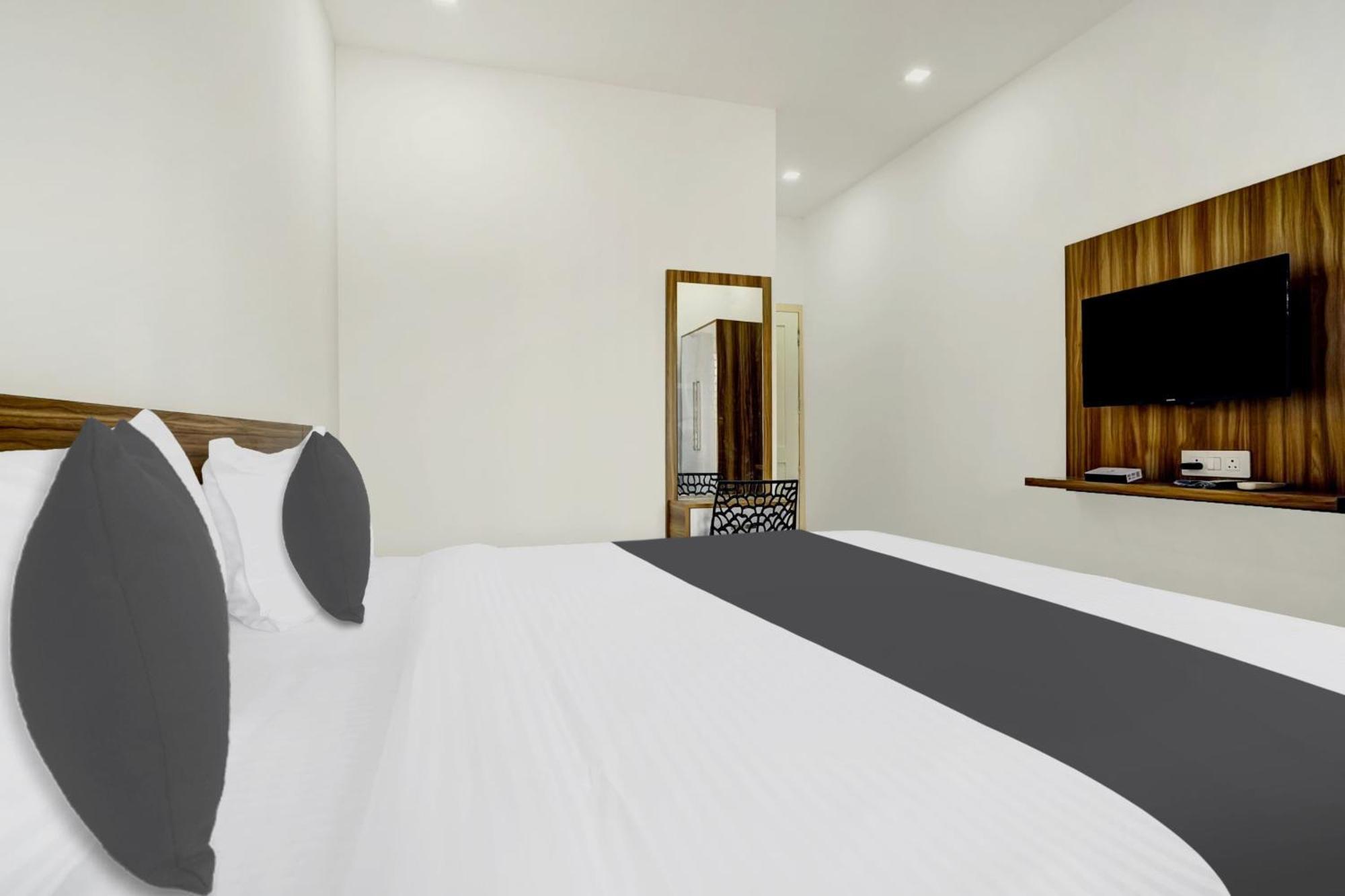 Hotel O Grand Parassini Pāppinisseri 외부 사진